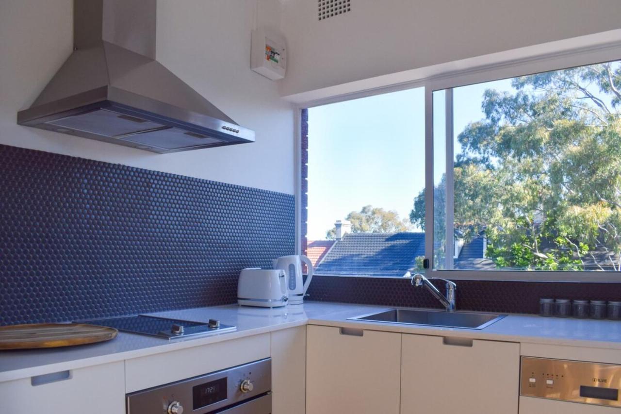 Sun-drenched 1 Bed In Newtown Apartment *