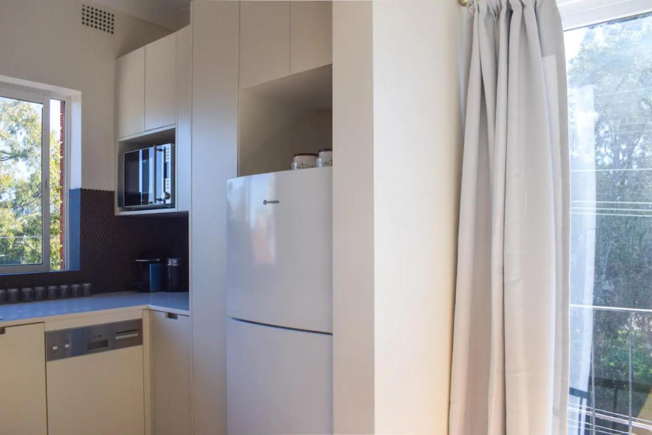 Sun-drenched 1 Bed In Newtown Apartment